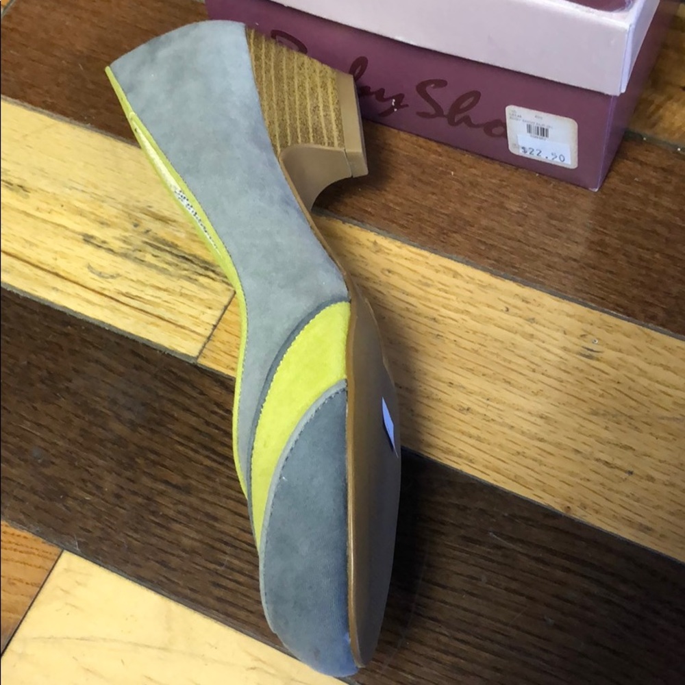 Shoe - Picture 2 of 2